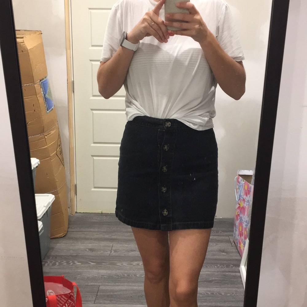 Dark blue-black denim skirt with buttons XS Zara